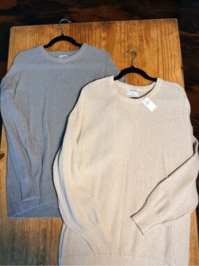 Two Old Navy Women’s  Crewneck Sweaters- Cream and Light Gray